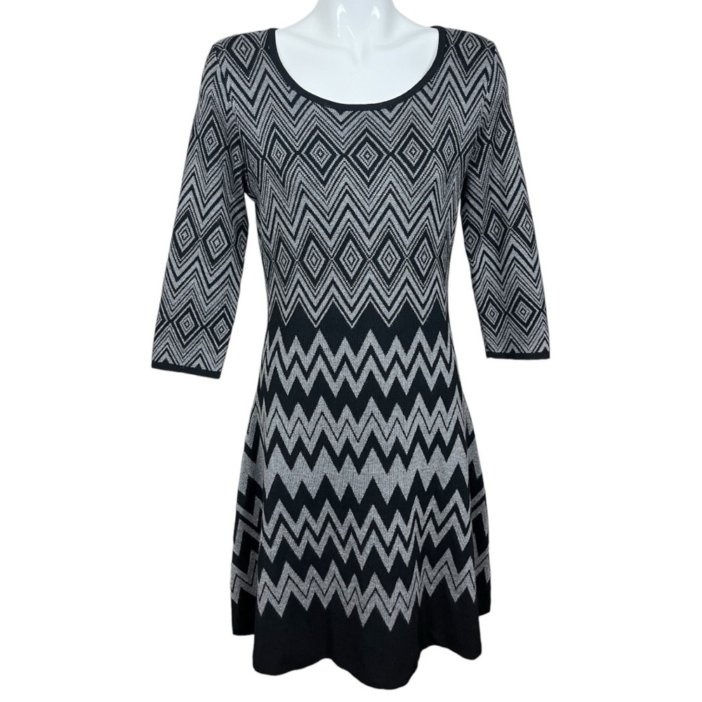 Gabby Skye Black Gray Chevron Geometric Knit Fit and Flare Sweater Dress Large